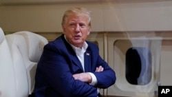 Фото: президент США Дональд Трамп в аеропорту Вако, Техас, 25 березня 2023 року