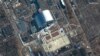 Imaj satelit Maxar Technologies montre enstalasyon nikleye Chernobyl la nan Ikren pandan envazyon La Risi, Jedi 10 Mas 2022. 