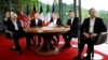 英国首相约翰逊、美国总统拜登、德国总理朔尔茨、法国总统马克龙、意大利总理德拉吉在七国集团领导人峰会期间的合影。(2022年6月28日)