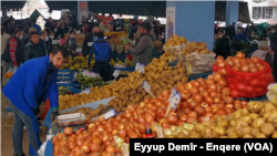 Bazarekî Fêqî û Sebze li Enqerê