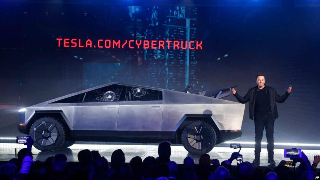 Ilon Mask Teslaning "Cybertruck" avtomobili taqdimotida. Kaliforniya shtati, 21-noyabr, 2019.
