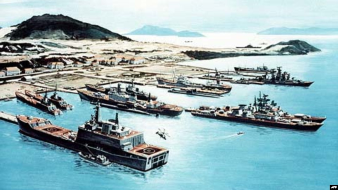 Hình vẽ minh họa căn cứ hải quân của Liên Xô tại vịnh Cam Ranh vào khoảng đầu thập niên 1980