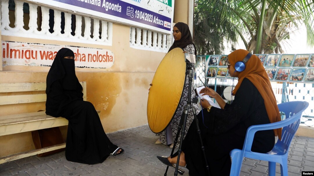 Somalida ayol jurnalistlar har kuni kasbi va hayoti uchun kurashda 