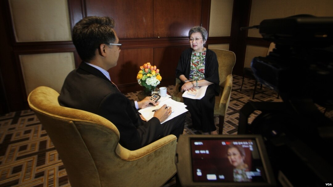 VOA Thai interviewed with Thailand Minister of Commerce, Apiradi Tantraporn at Washington,DC.