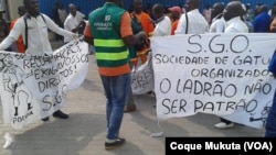 Trabalhadores de empresa da Fundação de José Eduardo dos Santos propotestam por falta de pagamento de salários