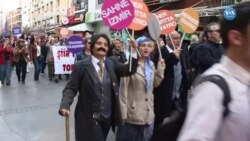 İzmir’de Dünya Tiyatrolar Günü Kutlandı