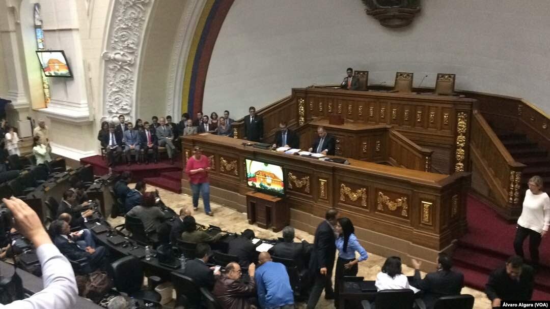 La Asamblea Nacional de Venezuela pide ayuda humanitaria a las Naciones Unidas.