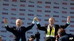 Serokê AKPê R. T. Erdogan û yê MHPê Devlet Bahçeli