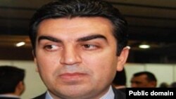 دکتۆر فه‌رهاد ئه‌تروشی