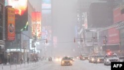 2016年1月23日大雪中的纽约时代广场