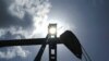 Campo de exploração petrolífero com mecanismo de bombagem