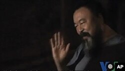 中国著名维权和行为艺术家艾未未星期三获释