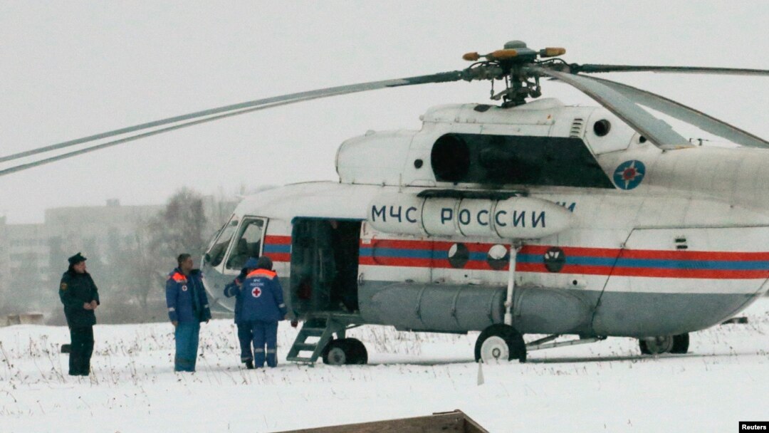 Chiếc trực thăng đậu gần nơi ông Mikhail Khodorkovsky bị giam giữ tại làng Segezha gần biên giới Phần Lan