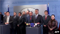 Thaçi, Lunaçek, qëndrime të ndryshme rreth çështjes së vizave