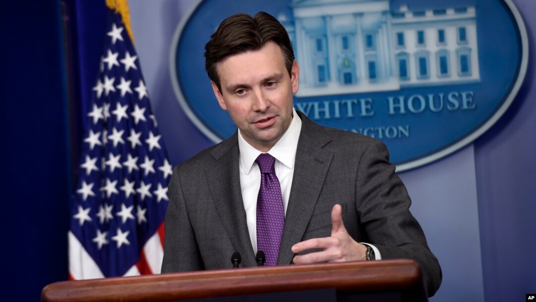 Thư ký Báo chí Nhà Trắng Josh Earnest.